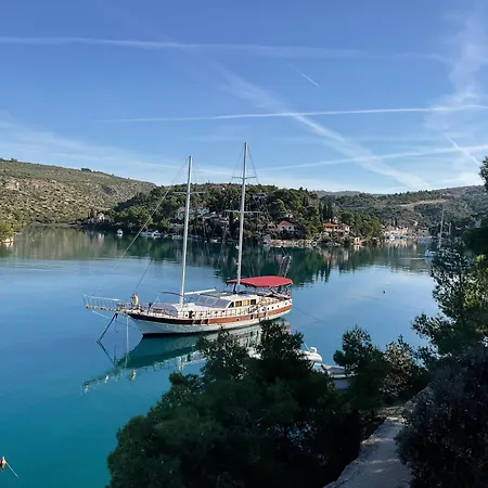 Appartamento Dupin Oceanfront With Boat Dock