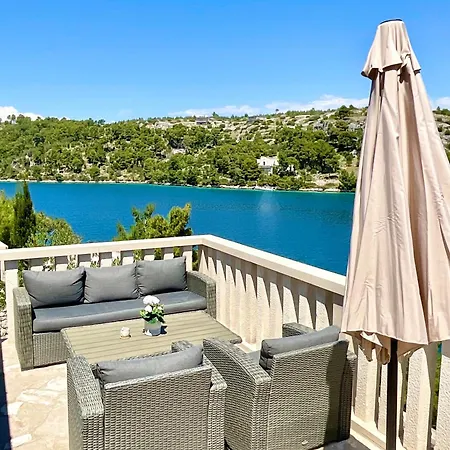 Appartamento Dupin Oceanfront With Boat Dock Bobovisca