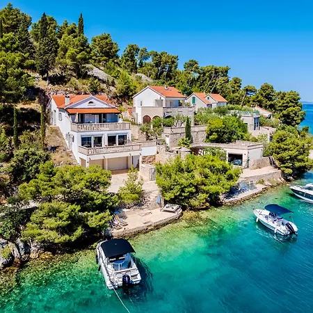 Dupin Oceanfront With Boat Dock * Bobovisca