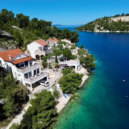 Apartmán Dupin Oceanfront *